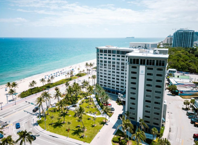 Fort Lauderdale Hotel exterior.